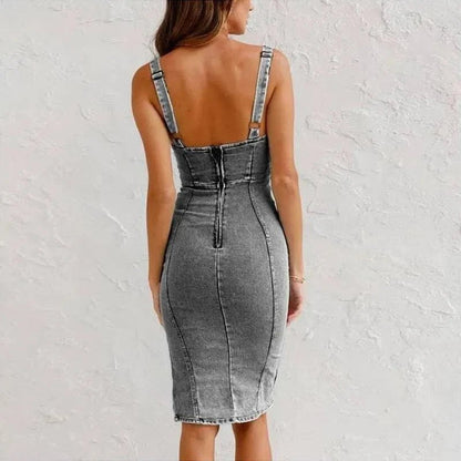 Desa™ - Jeanskleid mit Ausschnitt und Schlitz, verstellbarem Träger - Stilvivo™